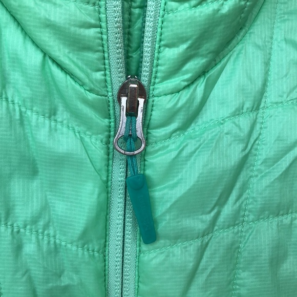 Marmot spring green puffer jacket. XS. - Picture 5 of 11
